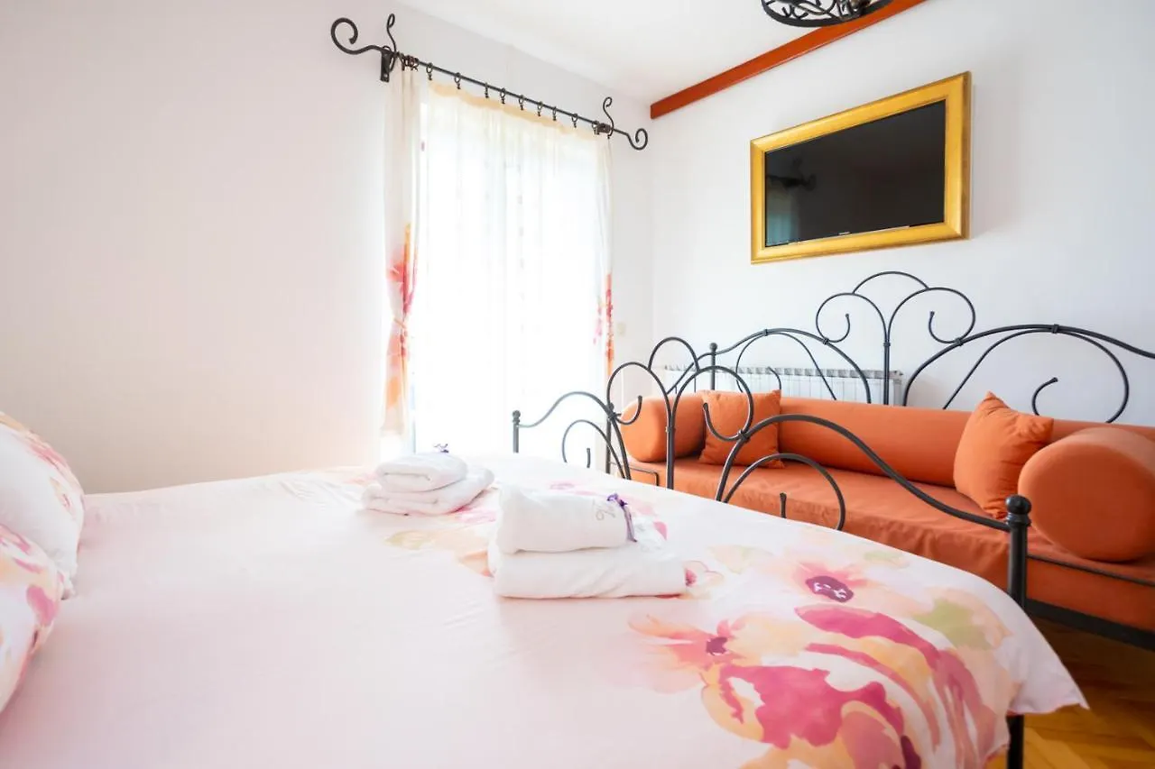 Rum i privatbostad Guesthouse Villa Maria Malinska